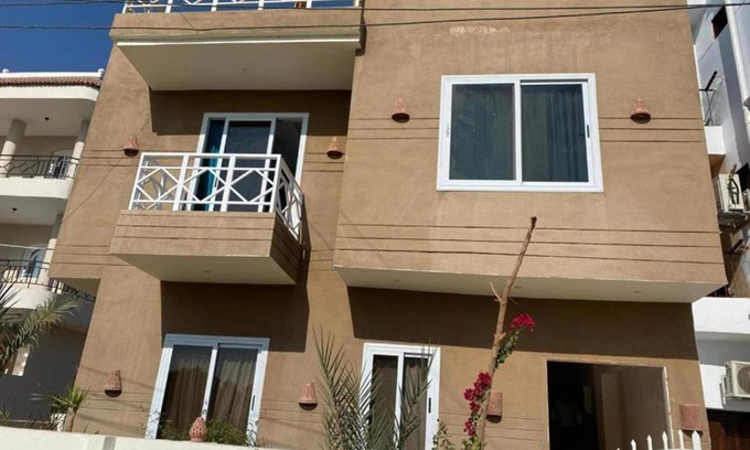 Luxor Apartment | Maryland Guest House