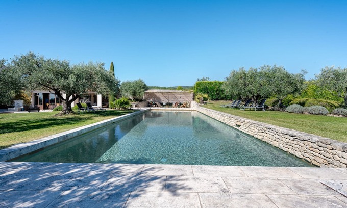 Caromb House | Mas Provençal amidst vineyards, heated swimming pool 19m x 6m, WIFI