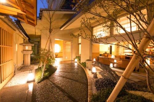 Karasuma Hotel | Matsui Honkan