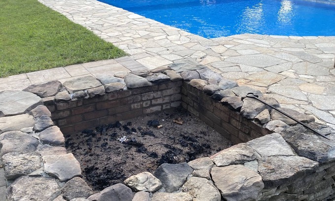 Mattituck House | Mattituck, Bay and Sound Beaches, In Ground Pool, Wine Country!