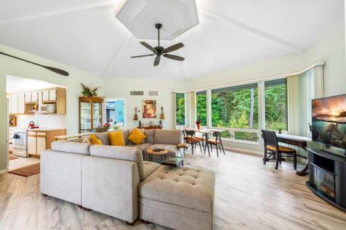 Keauhou House | Mauna Loa Village with Pools, Tennis & Pickleball