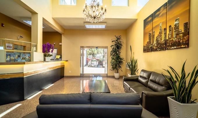 Maywood Hotel | Maywood Inn