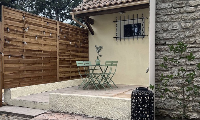 Noves Apartment | Mazet en Provence
