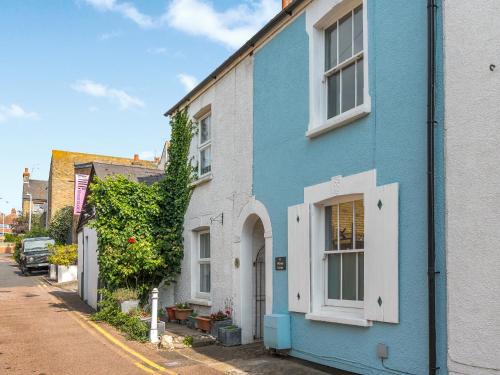 Broadstairs House | Mcenroe Cottage