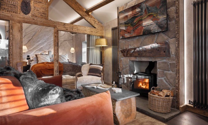 Lindale House | Mead Cottage Summary: