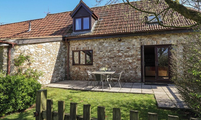 Honiton Cottage | MEADOW COTTAGE, pet friendly, character holiday cottage in Upottery