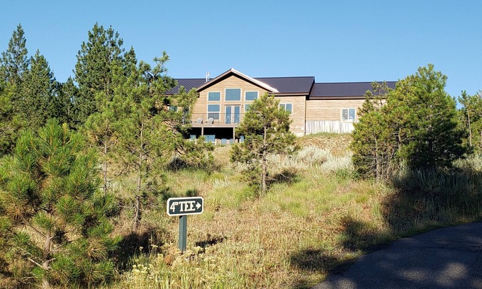 New Meadows House | Meadow Creek golf, sauna, views!