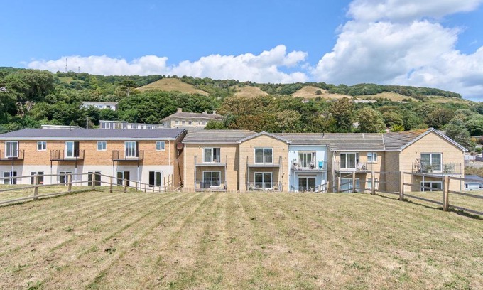 Ventnor Apartment | Meadow View - A Beautiful 3 Bed Apt With Stunning Countryside Views & Parking - Close To Ventnor, Shanklin & Sandown - 5 mins To Beach - Ideal For Friends, Families, & Business Stays - Dog Friendly - 17