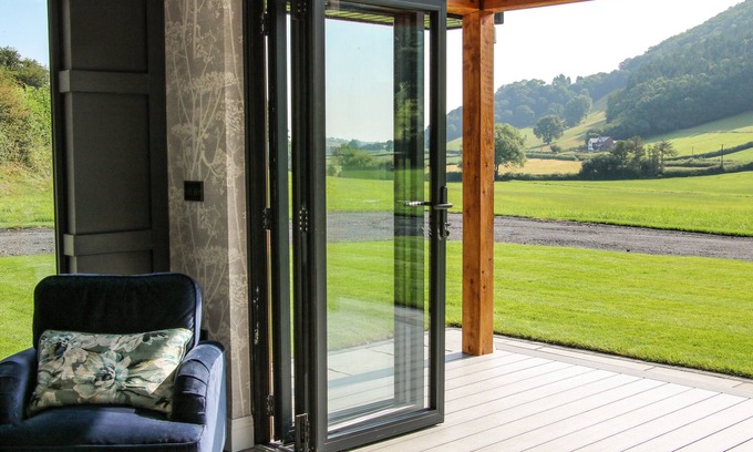 Meifod Cottage | MEADOW VIEW, luxury holiday cottage, with hot tub in Meifod, Powys