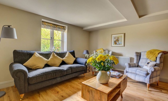 Melton Constable House | Meadow View - Three Bedroom House, Sleeps 6