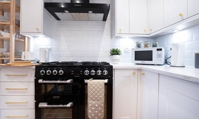 Gifford Apartment | Meadowbank Residence 3bed