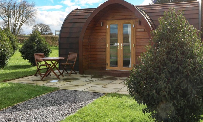 Whitchurch Cottage | MEADOWSWEET, pet friendly, with a garden in Malpas
