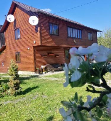 Mykulychyn House | Medova Hata