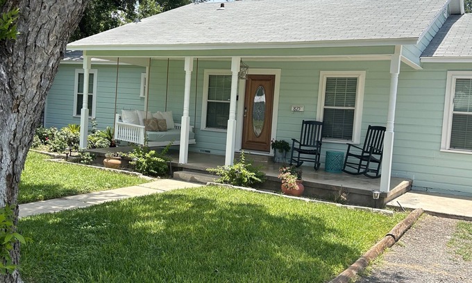 Uvalde House | Meet Alexis D! This house has a relaxed and cozy feel .