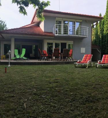 Balatonszarszo Villa | Megtart-lak Villa