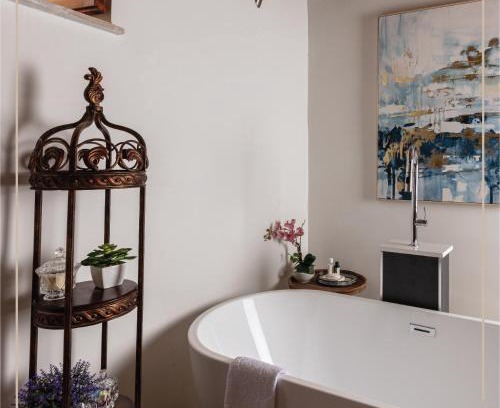 Mesana House | Melissothea Stone Suites