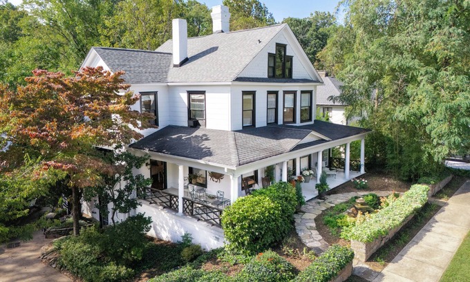 Lynn Apartment | Melrose House Unit A