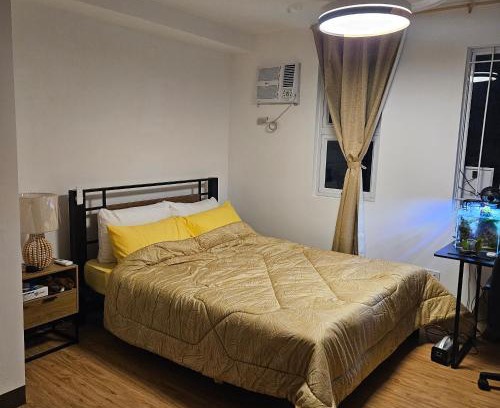 Las Pinas Bed & Breakfast | Mench Staycation