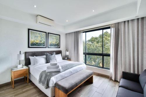 Pretoria Apartment | MENLYN-Entire luxury 2-bedroom en-suite apartment at Regency Hotel