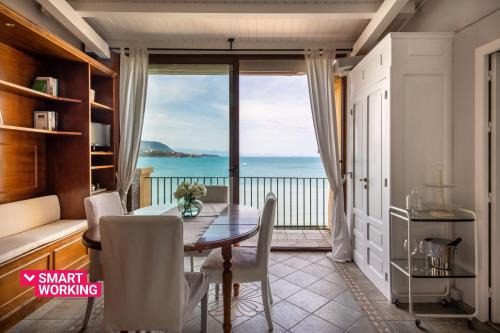 Old Town Apartment | Meravigghia Apartment
