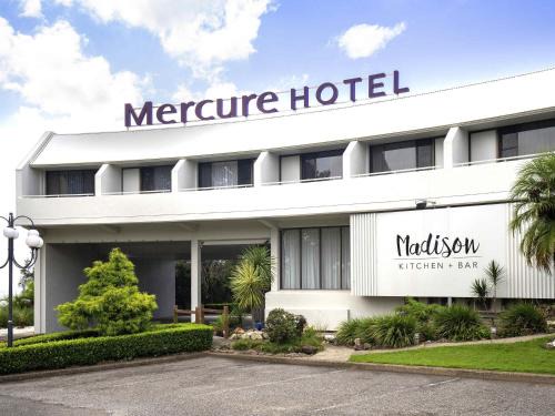 Adamstown Heights Hotel | Mercure Charlestown