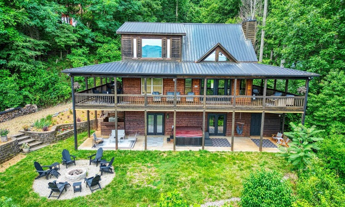 Young Harris Cabin | Meribel - Hot tub - Fire pit - Amazing View