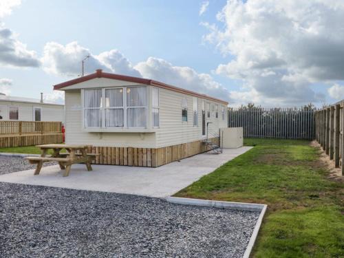 Limavady House | Meric Stone Holiday lets Caravan 1