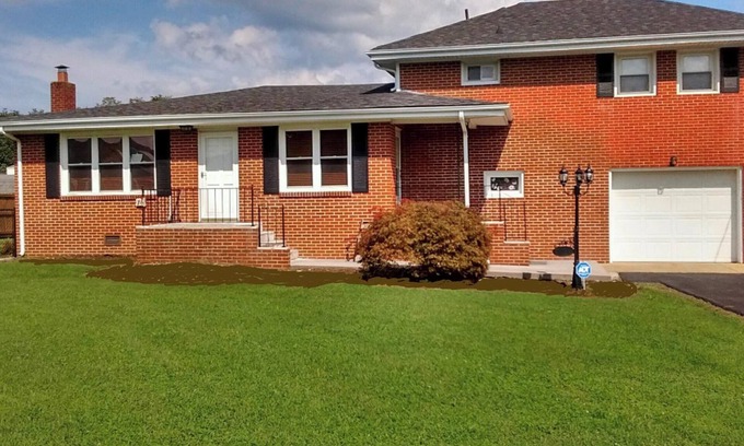 Elizabethton House | Message me for the best rates