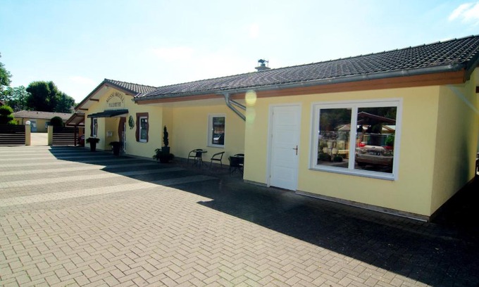 Hildesheim District House | Messe-Hotel "Waldruhe"