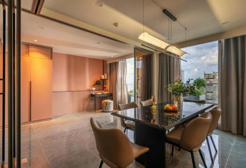 Thu Thiem Apartment | Metropole Thu Thiem Luxury Residence by BeVista