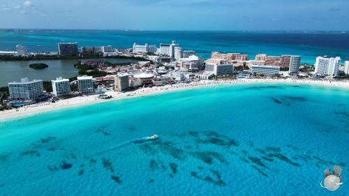 Punta Cancun Apartment | Mexican Style Top Floor
