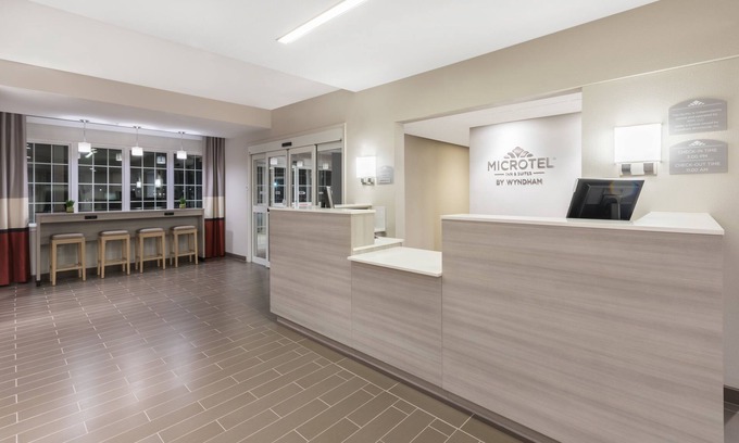 Perry Hotel | Microtel Inn & Suites By Wyndham Perry