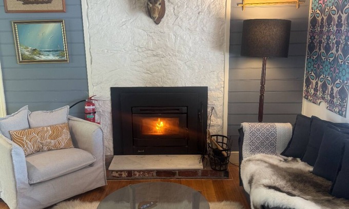 Anglesea House | Mid-Century Manor by the Sea