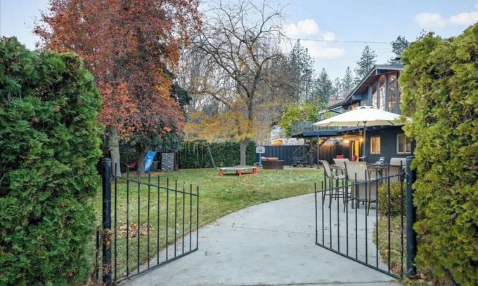 Spokane Valley House | Mid-Century Modern in Spokane Valley