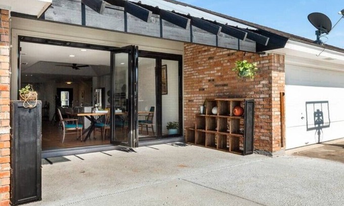 Hidalgo House | Mid-Century Modern 3 Bed, 2 Bath with a Pool