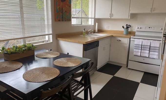 Bountiful House | MidCentury Duplex in Quaint Main Street Bountiful Area