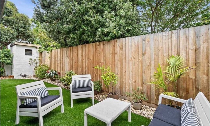 Brighton House | Middle Brighton Beach House (3-bed)