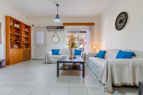Petaloudes House | Mike's House in Kremasti near the Beach Rhodes