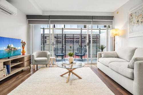 Prahran Apartment | MILA Trendy Prahran 1-Bed Apartment with Balcony