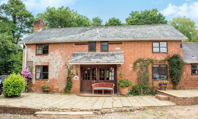 Bicton Cottage | MILL COTTAGE, pet friendly, character holiday cottage in Aylesbeare