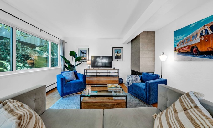 Mill Valley Apartment | Mill Valley Apartment: Walking Distance to DT
