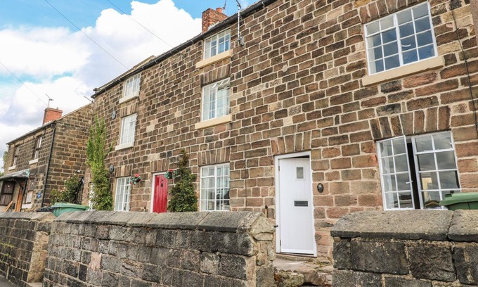 Belper Cottage | MILL VIEW COTTAGE, pet friendly, with open fire in Belper