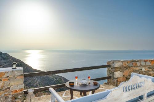 Sikinos Apartment | Milos - Sikinos Sunset