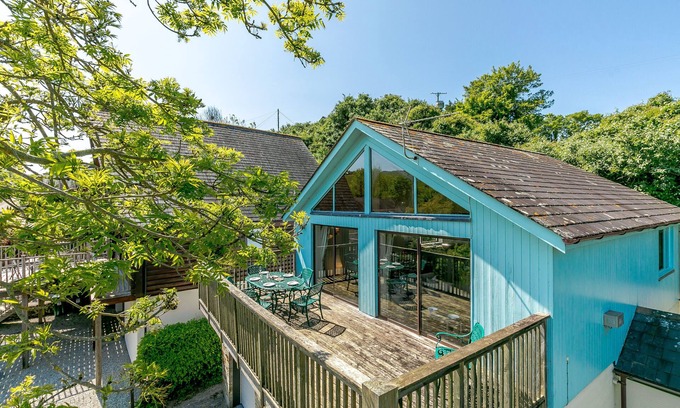 Little Petherick House | Milton Lodge - Three Bedroom House, Sleeps 7