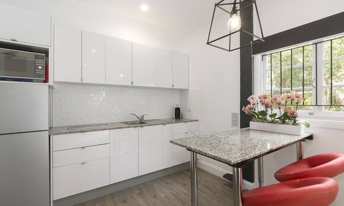 Auchenflower Apartment | Milton Mews Studios - 5km From the Brisbane CBD located in Auchenflower