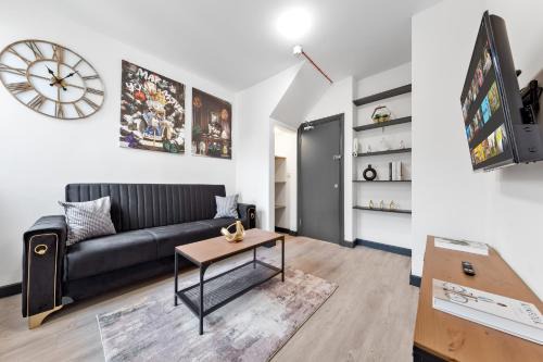 Brent Cross Apartment | Mini Royale' - 1BDR - Parking