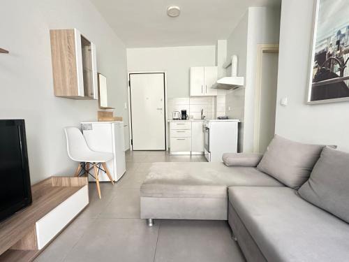 Aigaleo Apartment | Minimal City Retreat in Western Athens