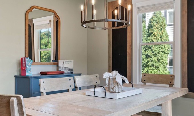 Chaska House | MINNeSTAY* Chaska Charmer