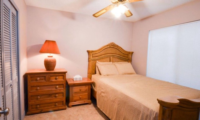 Golden Glades - The Woods House | Minutes away from Mayo Clinic, jax Beach, UNF, Ponte Vedra Beach, and PGA & TPC.