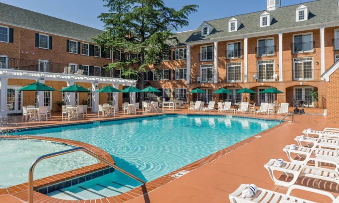 Williamsburg Villa | Minutes from Busch Gardens & Colonial Williamsburg - Resort Pool & Free Parking